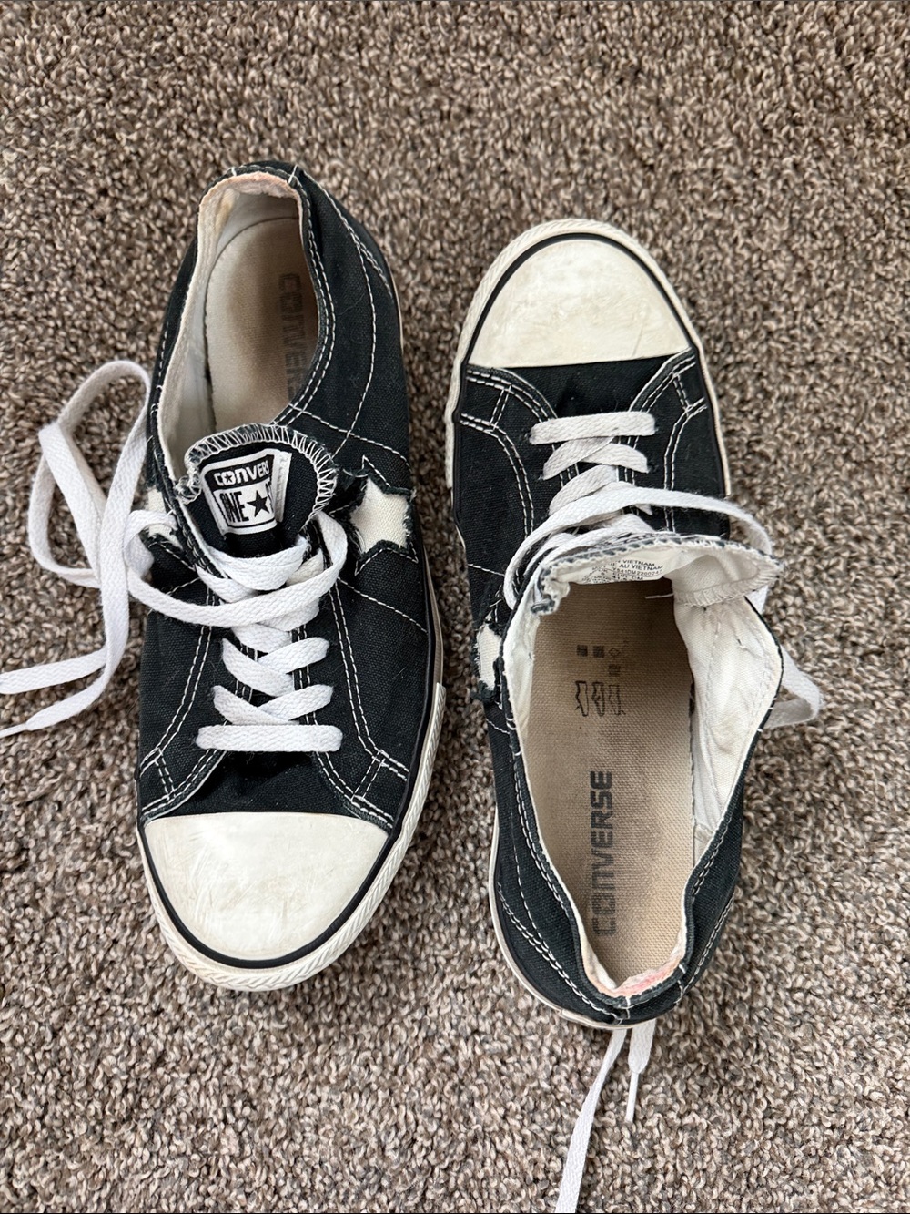 CONVERSE size 8 black chuck low top - Picture 2 of 4